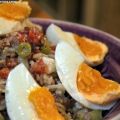 Reissalat mit Thunfisch, Ei und Ziegenkäse