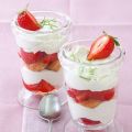 Erdbeer-Mascarpone-Trifle mit Holundersirup