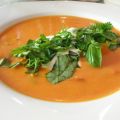 Kalte rote Paprikasuppe mit Sauerrahm - Cold[...]
