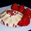 Kokosquark mit Bananen, Erdbeeren und[...]