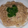 Spaghetti mit Schwarzwurzeln und Petersilienöl