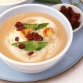Kastaniencremesuppe mit Cranberries und Garnelen