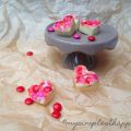 Herzpralinen aus weißer Schokolade zum[...]