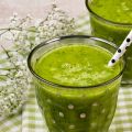 Grüner Mango-Bananen-Smoothie mit Kokoswasser[...]