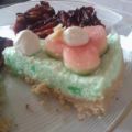 Waldmeister- Frischkäsetorte mit Melonendeko