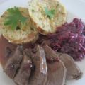 Rehrücken mit Blaukraut und Serviettenknödel