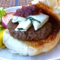 Hamburger mit Zwiebel Chutney und[...]