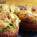 Spinat-Muffins mit Pinienkernen und Ricotta