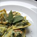 Ravioli mit Spinat-Fleischfüllung und[...]