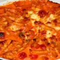 Nudelauflauf mit Tomaten und Mozzarella