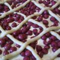 Kirschkuchen mit Makronengitter