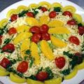 Salatplatte mit Weißkraut, bunten Tomaten,[...]