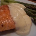 Lachssteak mit Spargeln und Estragonrahmquark