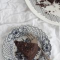 Saftiger Dattel-Mandelkuchen