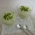 Avocadocreme mit Pistazien