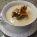 Suppen: Meerettich-Käse-Suppe mit Parmesan-Chips