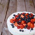 Joghurttorte mit frischen Beeren