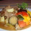 Ragout aus Lamm-, Rindfleisch und Kartoffeln[...]