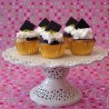 Mamorkuchen-Cupcakes mit Kirschen