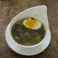 Sauerampfersuppe mit Hühnerherzen und[...]