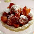Kleine, feine Erdbeertörtchen mit Vanillecreme[...]