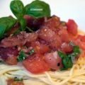 Spaghetti mit lauwarmer Tomaten-Vinaigrette