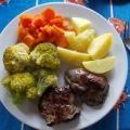 Lamm Steak mit Kartoffen,Brokoli und Mören