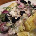 Ofenkartoffel mit Krabben und Kaviar