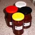 Mirabellen-Marmelade mit Nüssen und Gewürzen