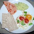 Spiegelei mit Frühlingszwiebel und Tomaten und[...]