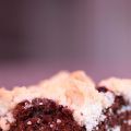 Brownie mit Beerchen und Streuseln