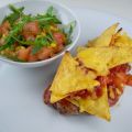 Steaks mit Nacho-Tomaten-Haube