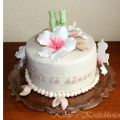 Geburtstagstorte mit Hibiskusblüten für die[...]