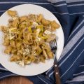 Nudeln mit Champignons, Paprika und Feta