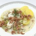 Fischgulasch mit Gurken und Krabben
