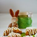 Carrot Cake Scones mit Maple Cream Cheese Icing