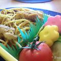 Bento No. 07 - Bratnudeln und Gurke