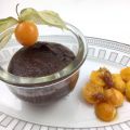 Schoko Hummus mit Physalis