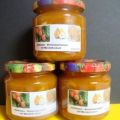 Aprikosen-Birnen Konfitüre mit Haselnusskrokant