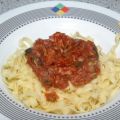 Tagliatelle mit Thunfisch-Tomatensauce