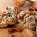 Brotaufstrich mit Steinpilzen, Gorgonzola und[...]