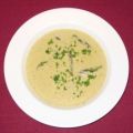 Spargelcremesuppe mit Spargelspitzen und[...]