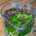 Lavendel-Zitronenmelissen-Wasser