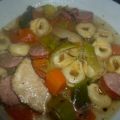 Gemüsesuppe mit Käsetortellini