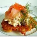 Kartoffel-Möhrenrösti mit Lachs und Caviar