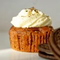 Schoko-Oreo Cupcakes mit Sahne Topping