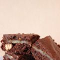 Brownies mit Marzipan & gerösteten Nüssen