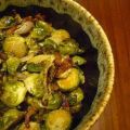 Rosenkohl aus dem Ofen mit Speck und Schalotten
