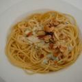 Spaghetti mit Gorgonzola-Sahne-Mandelsauce