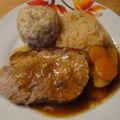 Schweinebraten mit Semmelknödel und Sauerkraut